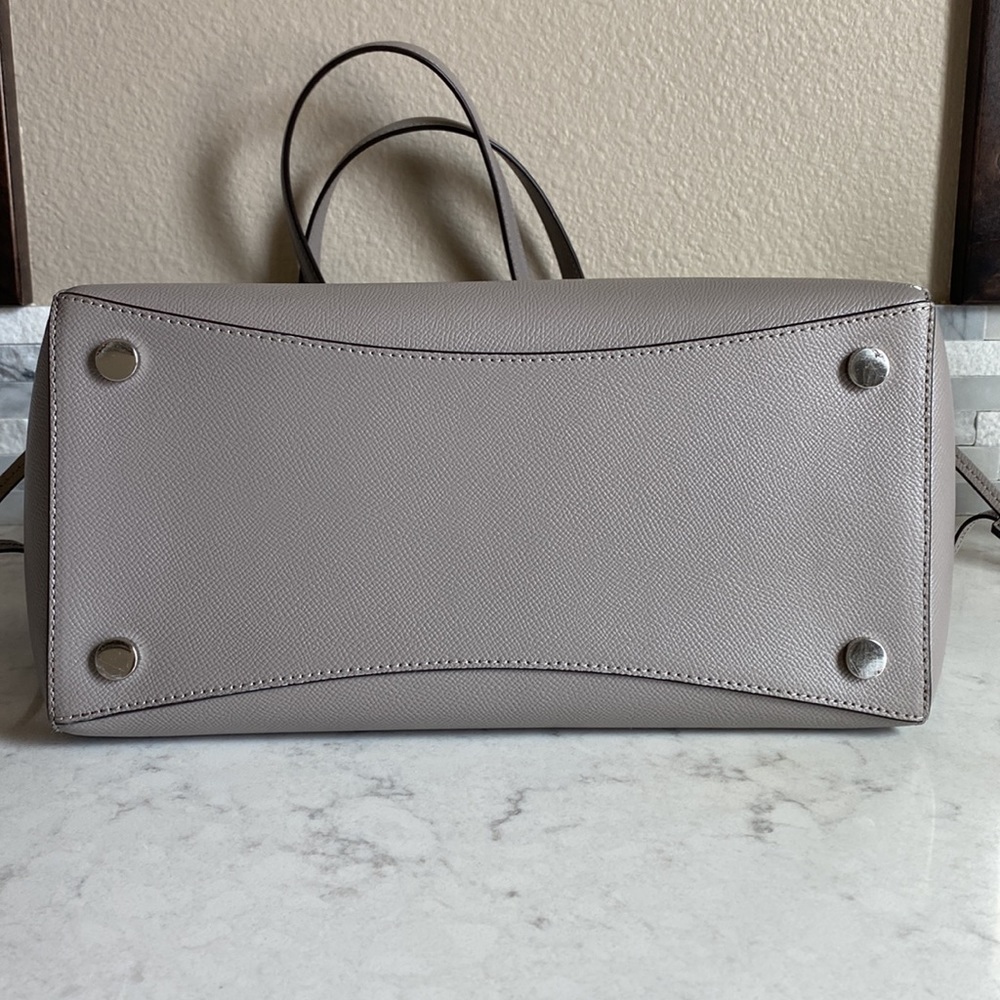 •Michael Kors• Large Voyager Tote Purse - Picture 13 of 16